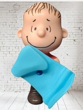 2015 McDonalds Happy Meal Toy "Linus Van Pelt" From The Peanuts Comic St…